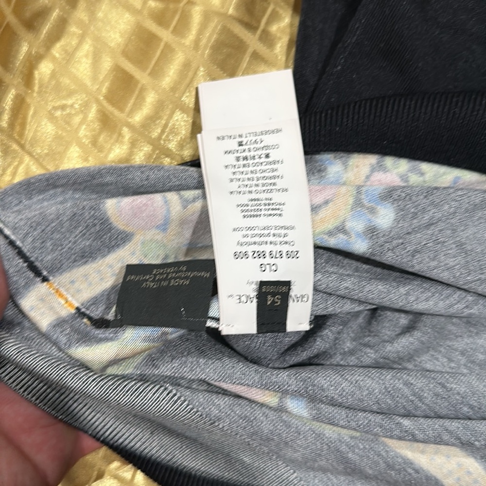 Versace sweater - Picture 6 of 6